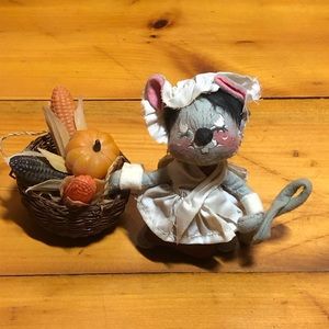 Maiden Mouse With Harvest Basket 1981 Vintage Hard To Find Annalee Doll 6 Inch